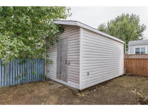 301 Grenfell Crescent, Fort Mcmurray, AB - Outdoor With Exterior