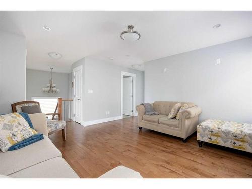 276 Dixon Road, Fort Mcmurray, AB - Indoor Photo Showing Living Room