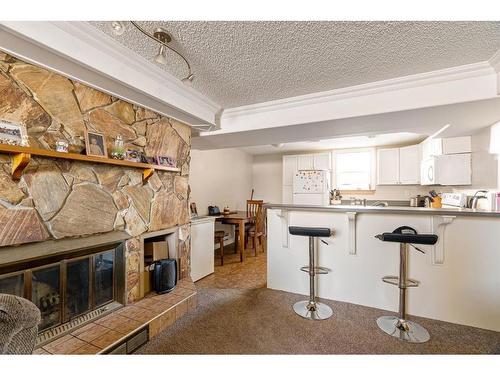 399 Cornwall Drive, Fort Mcmurray, AB - Indoor Photo Showing Kitchen