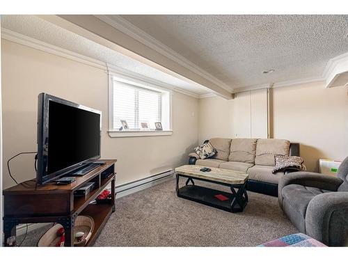 399 Cornwall Drive, Fort Mcmurray, AB - Indoor Photo Showing Living Room