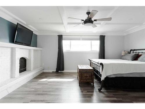 149 Whiteoak Garden, Fort Mcmurray, AB - Indoor Photo Showing Bedroom