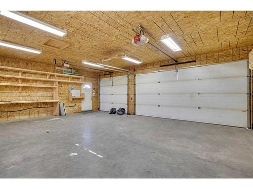 368 Gregoire Crescent, Fort Mcmurray, AB - Indoor Photo Showing Garage