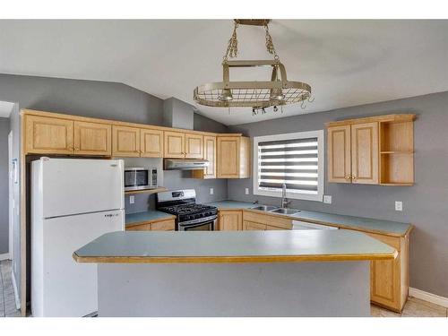 368 Gregoire Crescent, Fort Mcmurray, AB - Indoor Photo Showing Kitchen With Double Sink