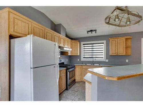 368 Gregoire Crescent, Fort Mcmurray, AB - Indoor Photo Showing Kitchen With Double Sink