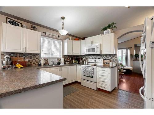 235 Williams Drive, Fort Mcmurray, AB - Indoor Photo Showing Kitchen