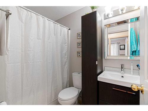 235 Williams Drive, Fort Mcmurray, AB - Indoor Photo Showing Bathroom