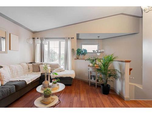 235 Williams Drive, Fort Mcmurray, AB - Indoor Photo Showing Living Room