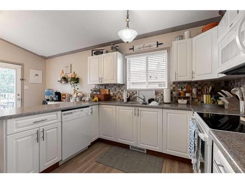 235 Williams Drive, Fort Mcmurray, AB - Indoor Photo Showing Kitchen