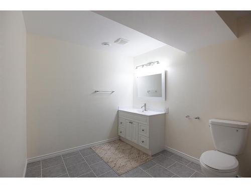 309 Burton Place, Fort Mcmurray, AB - Indoor Photo Showing Bathroom