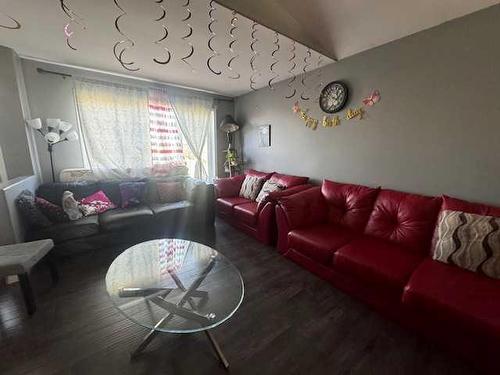 179 Atkinson Lane, Fort Mcmurray, AB - Indoor Photo Showing Living Room