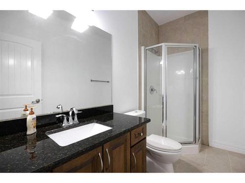 322 Grosbeak Way, Fort Mcmurray, AB - Indoor Photo Showing Bathroom