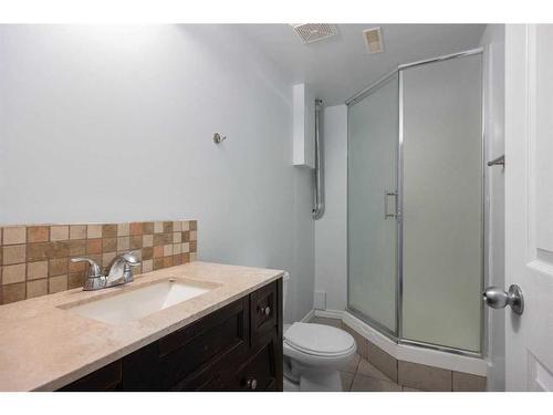 322 Grosbeak Way, Fort Mcmurray, AB - Indoor Photo Showing Bathroom