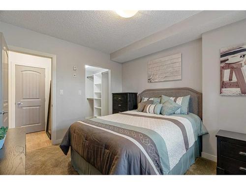 2107-204 Sparrow Hawk Drive, Fort Mcmurray, AB - Indoor Photo Showing Bedroom