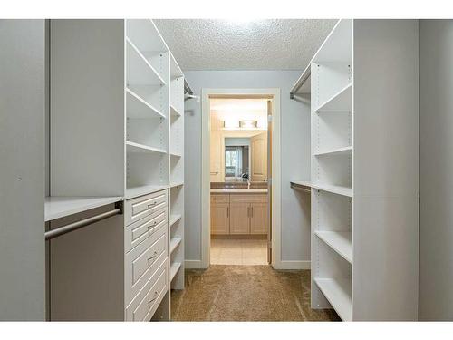 2107-204 Sparrow Hawk Drive, Fort Mcmurray, AB - Indoor With Storage