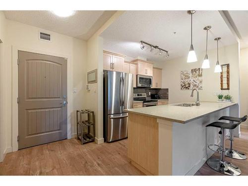 2107-204 Sparrow Hawk Drive, Fort Mcmurray, AB - Indoor Photo Showing Kitchen With Stainless Steel Kitchen With Upgraded Kitchen