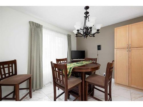 129 Becker Crescent, Fort Mcmurray, AB - Indoor Photo Showing Dining Room