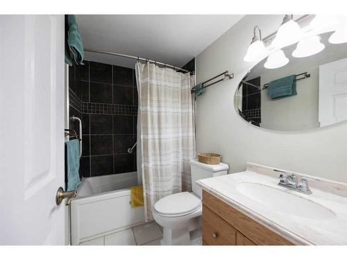 129 Becker Crescent, Fort Mcmurray, AB - Indoor Photo Showing Bathroom