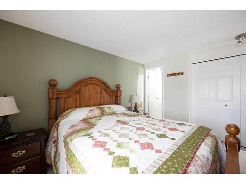 129 Becker Crescent, Fort Mcmurray, AB - Indoor Photo Showing Bedroom