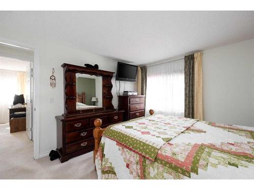 129 Becker Crescent, Fort Mcmurray, AB - Indoor Photo Showing Bedroom