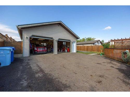 129 Becker Crescent, Fort Mcmurray, AB - Outdoor