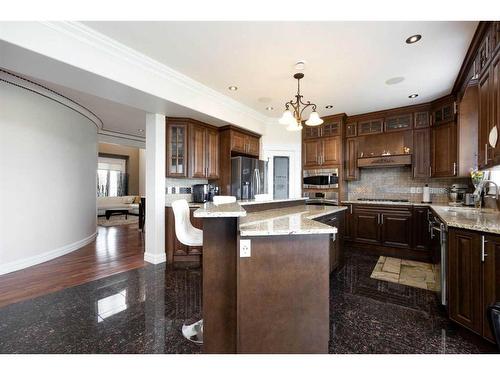 340 Fireweed Crescent, Fort Mcmurray, AB - Indoor Photo Showing Kitchen With Upgraded Kitchen