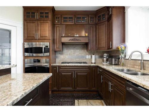 340 Fireweed Crescent, Fort Mcmurray, AB - Indoor Photo Showing Kitchen With Double Sink