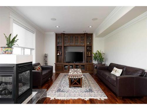 340 Fireweed Crescent, Fort Mcmurray, AB - Indoor Photo Showing Living Room