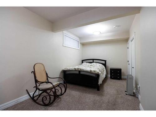 340 Fireweed Crescent, Fort Mcmurray, AB - Indoor Photo Showing Bedroom