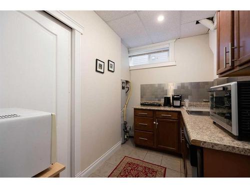 340 Fireweed Crescent, Fort Mcmurray, AB - Indoor Photo Showing Kitchen