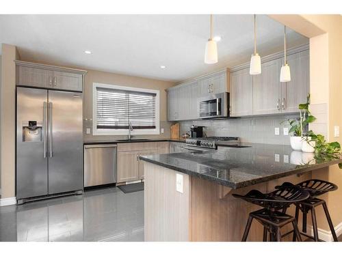 232 Comeau Crescent, Fort Mcmurray, AB - Indoor Photo Showing Kitchen With Upgraded Kitchen