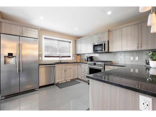 232 Comeau Crescent, Fort Mcmurray, AB - Indoor Photo Showing Kitchen With Upgraded Kitchen