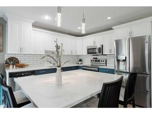 05-193 O'Coffey Crescent, Fort Mcmurray, AB - Indoor Photo Showing Kitchen With Stainless Steel Kitchen With Double Sink With Upgraded Kitchen