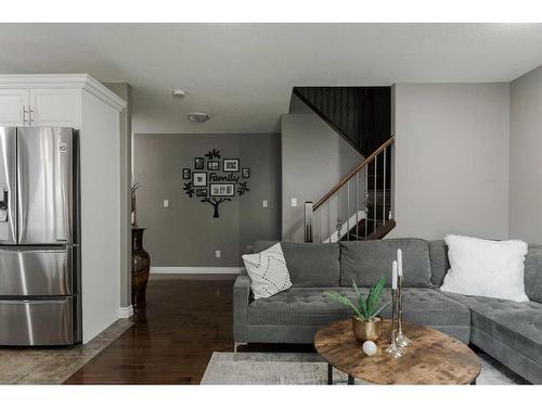 05-193 O'Coffey Crescent, Fort Mcmurray, AB - Indoor Photo Showing Living Room