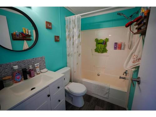 128 Mckinlay Crescent, Fort Mcmurray, AB - Indoor Photo Showing Bathroom