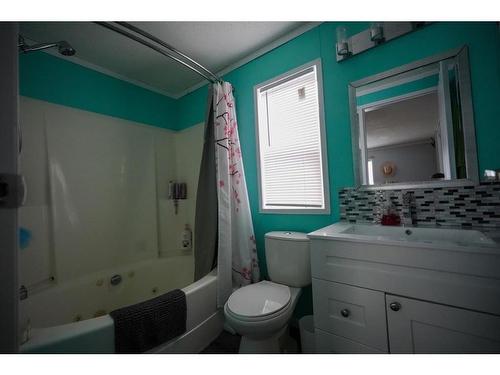 128 Mckinlay Crescent, Fort Mcmurray, AB - Indoor Photo Showing Bathroom