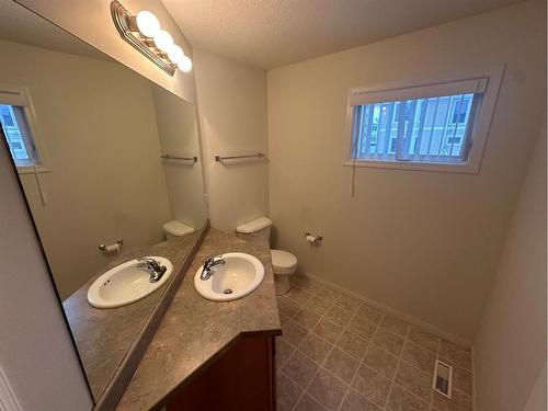 10-97 Wilson Drive, Fort Mcmurray, AB - Indoor Photo Showing Bathroom