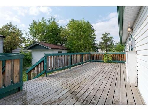 233 Tamarack Way, Fort Mcmurray, AB - Outdoor With Deck Patio Veranda With Exterior