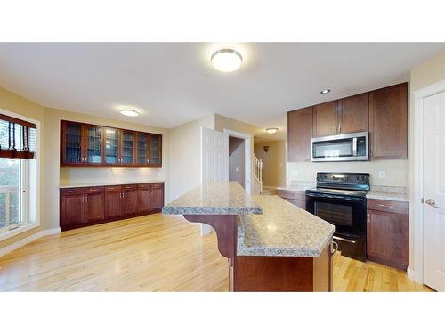 232 Coyote Crescent, Fort Mcmurray, AB - Indoor Photo Showing Kitchen