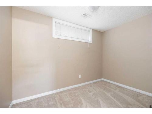 142 Grayling Crescent, Fort Mcmurray, AB - Indoor Photo Showing Other Room