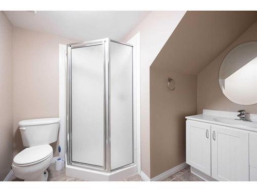 142 Grayling Crescent, Fort Mcmurray, AB - Indoor Photo Showing Bathroom