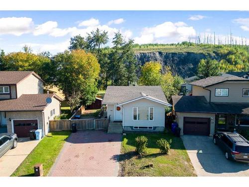 142 Grayling Crescent, Fort Mcmurray, AB - Outdoor With Facade