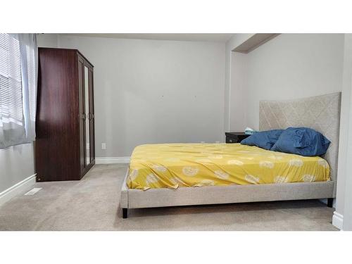 8-313 Millennium Drive, Fort Mcmurray, AB - Indoor Photo Showing Bedroom