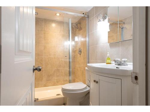 109 Robichaud Street, Fort Mcmurray, AB - Indoor Photo Showing Bathroom