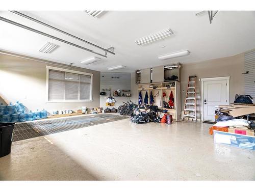 137 Wood Buffalo Way, Fort Mcmurray, AB - Indoor Photo Showing Garage