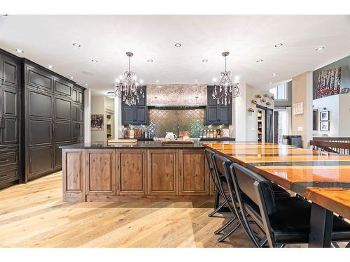 137 Wood Buffalo Way, Fort Mcmurray, AB - Indoor Photo Showing Kitchen With Upgraded Kitchen