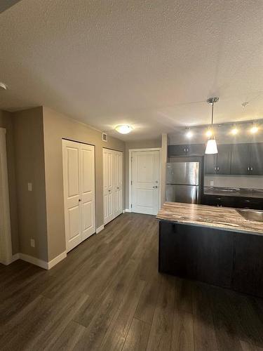 302-115 Denholm Gate, Fort Mcmurray, AB - Indoor Photo Showing Kitchen