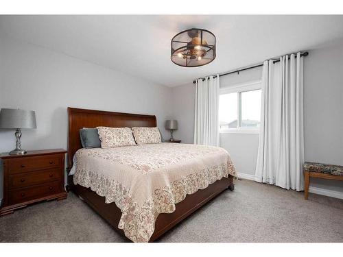 129 Robinson Lane, Fort Mcmurray, AB - Indoor Photo Showing Bedroom