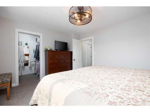 129 Robinson Lane, Fort Mcmurray, AB - Indoor Photo Showing Bedroom