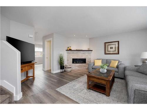 129 Robinson Lane, Fort Mcmurray, AB - Indoor Photo Showing Living Room With Fireplace