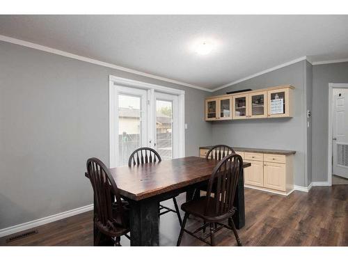 182 Cedar Street, Fort Mcmurray, AB - Indoor Photo Showing Dining Room